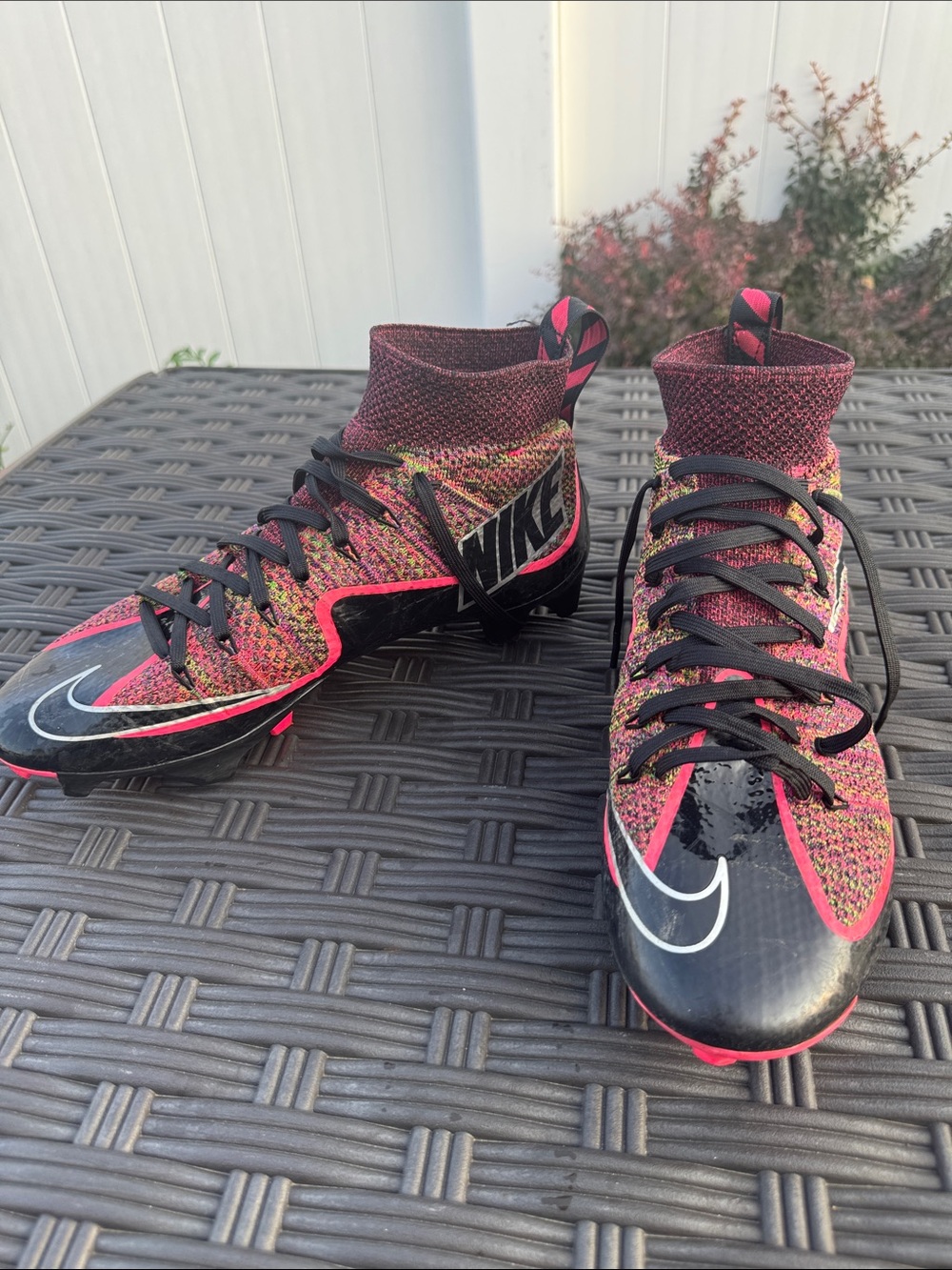 Nike Men’s Vapor Edge 360 Untouchable Mid Football Cleats